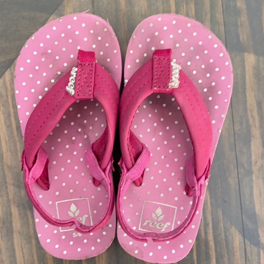 Pink Reef sandals. Toddler size 5/6.